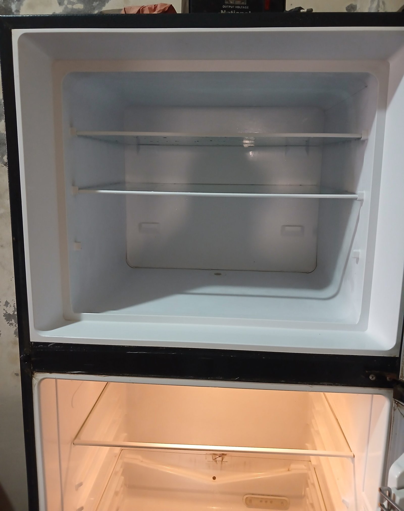 Downlance refrigerator