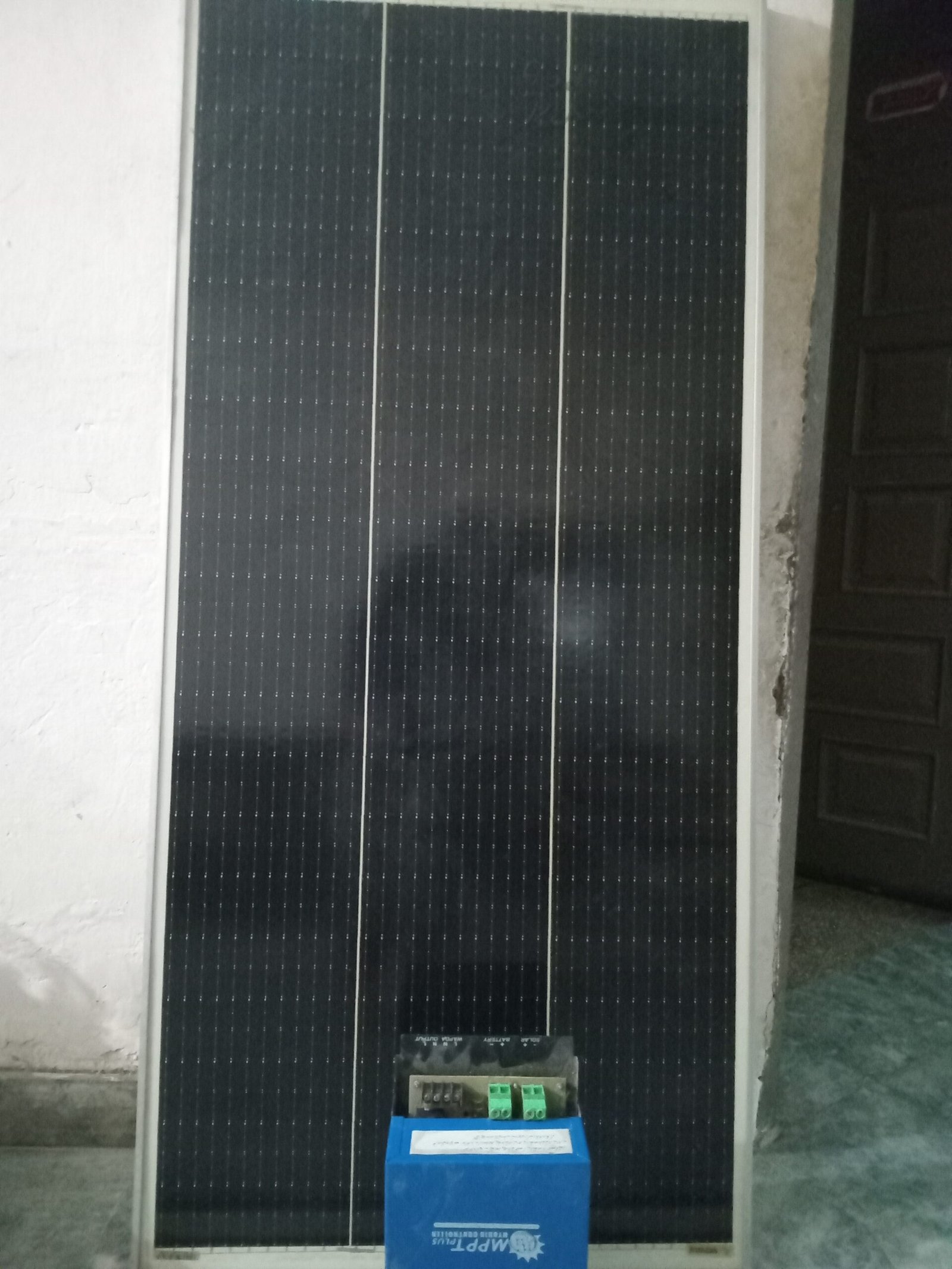 Solar panel and hybrid controller