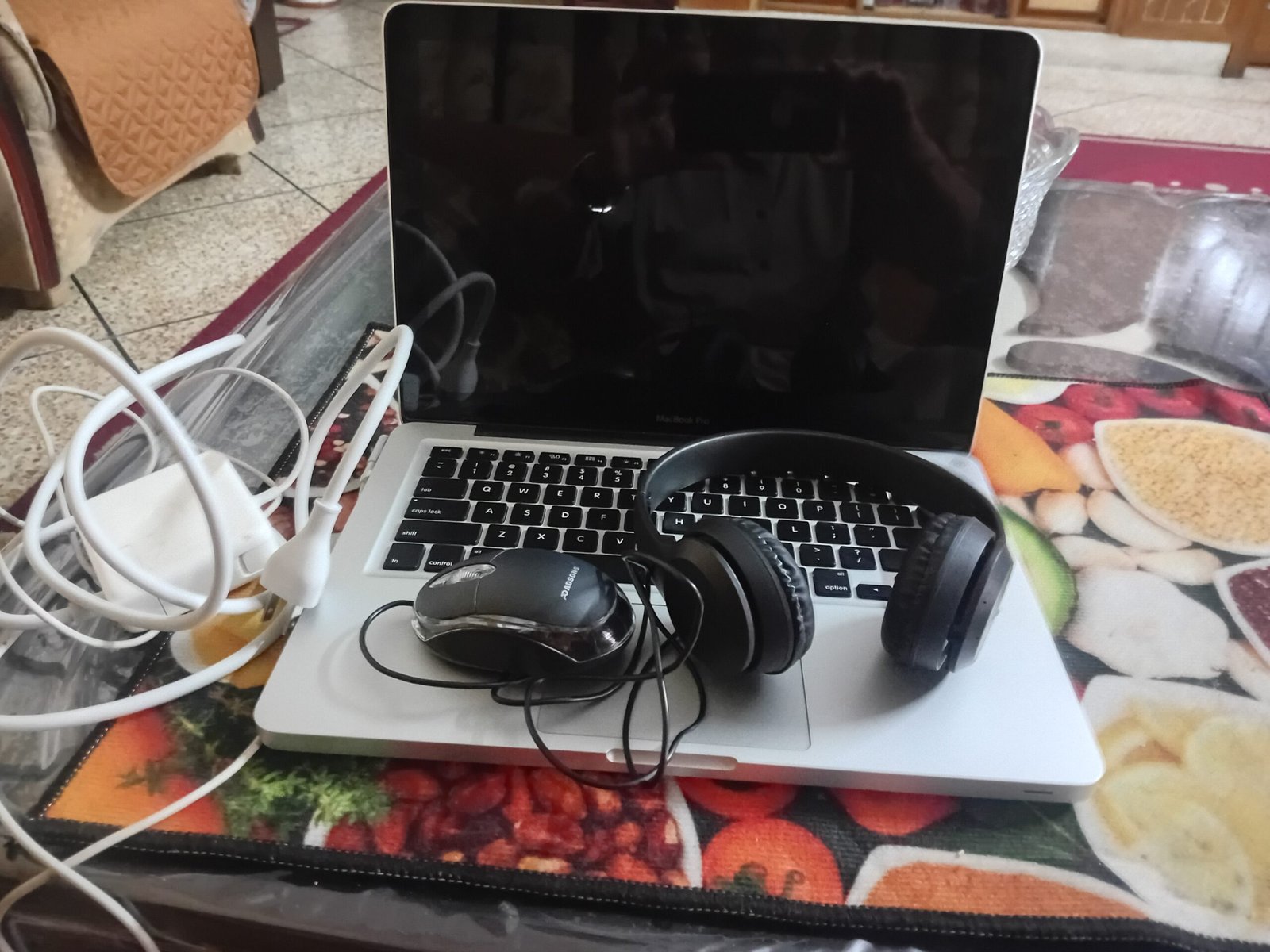 Macbook pro i5,500 gb hard drive,8 gb ram.