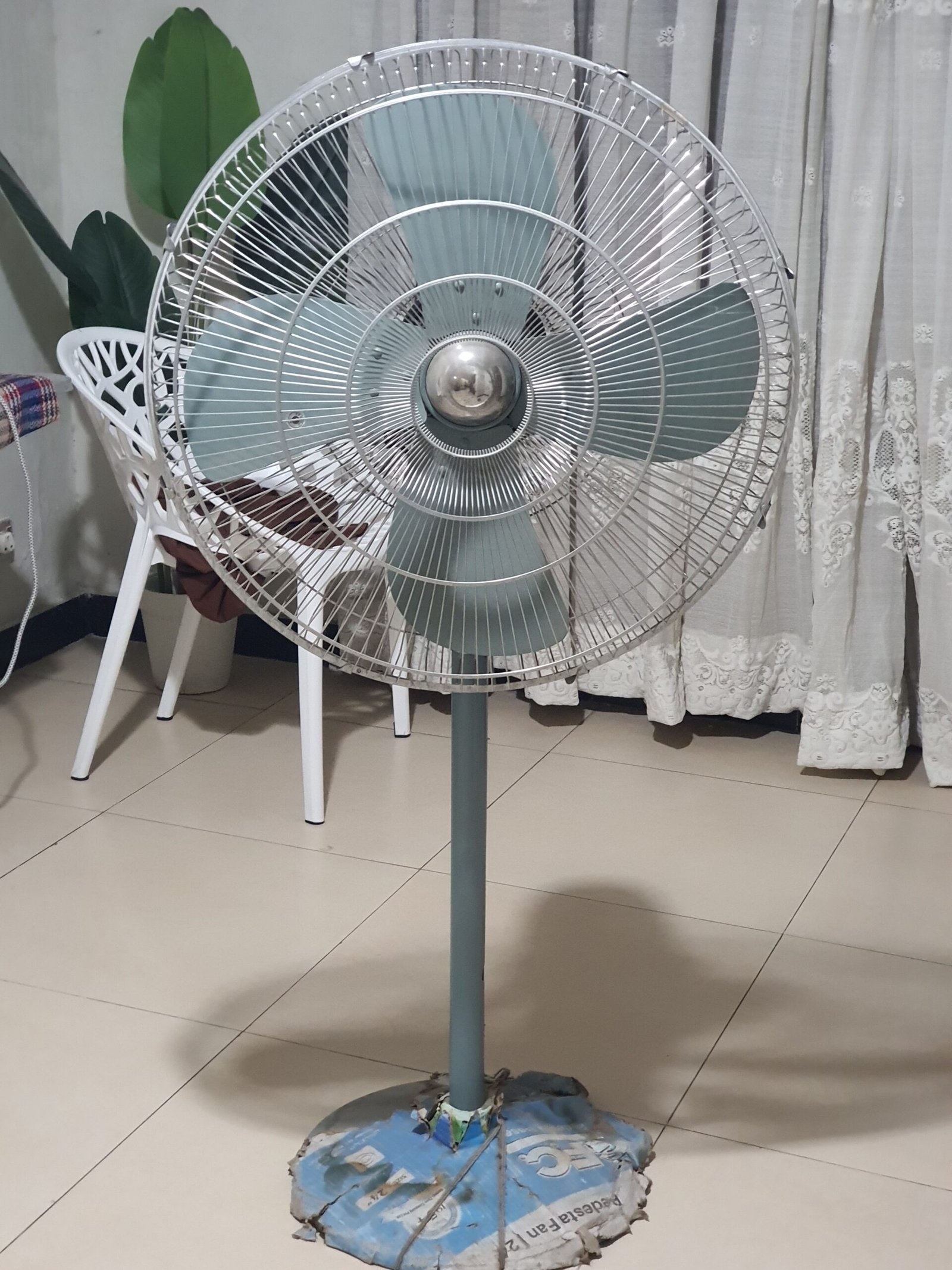 Pedestal fan