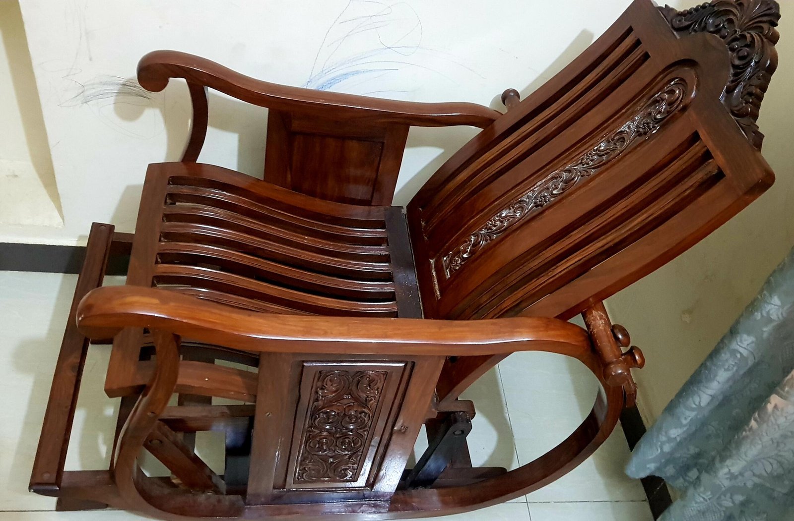 Traditional Rocking Chair Call (0*3*2*2*2*0*0*07*9*8)