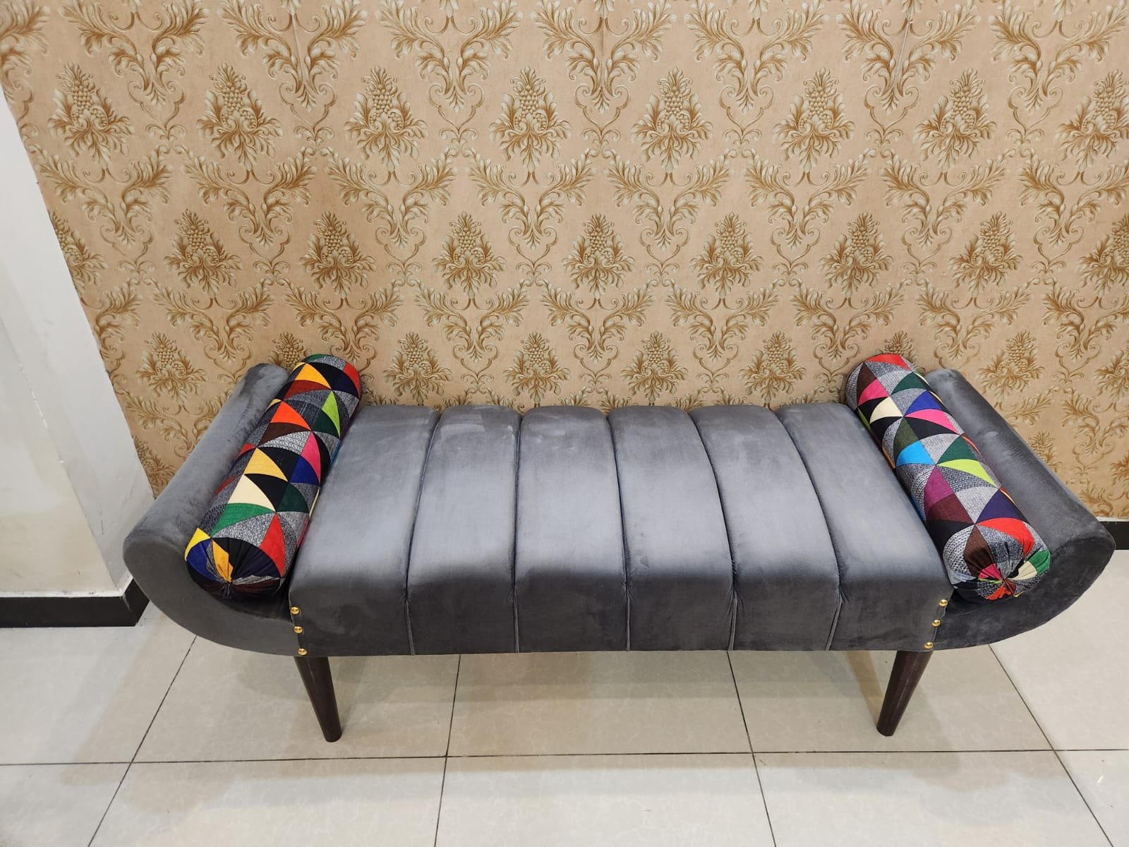 Setty set with 2 Ottoman chairs 𝗗𝗘𝗧𝗔𝗜𝗟𝗦 & 𝗖𝗢𝗡𝗧𝗔