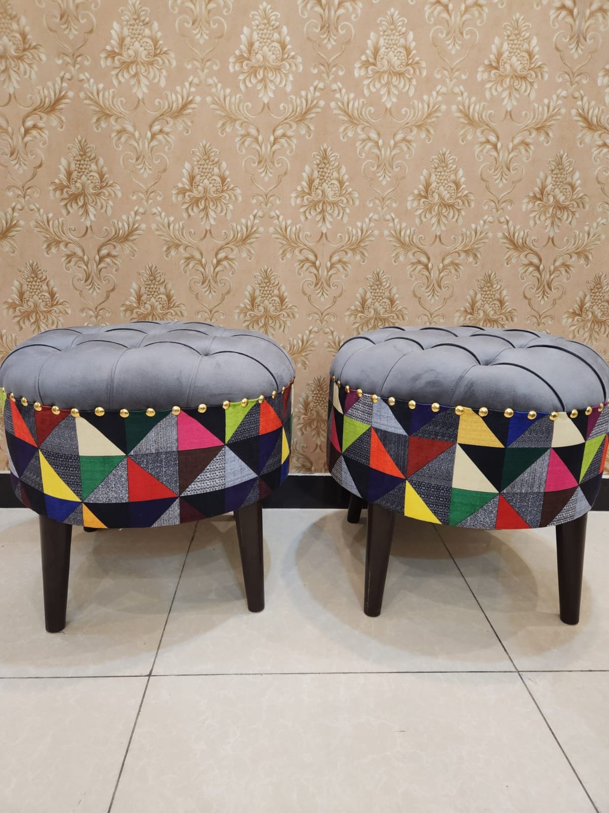 Setty set with 2 Ottoman chairs 𝗗𝗘𝗧𝗔𝗜𝗟𝗦 & 𝗖𝗢𝗡𝗧𝗔
