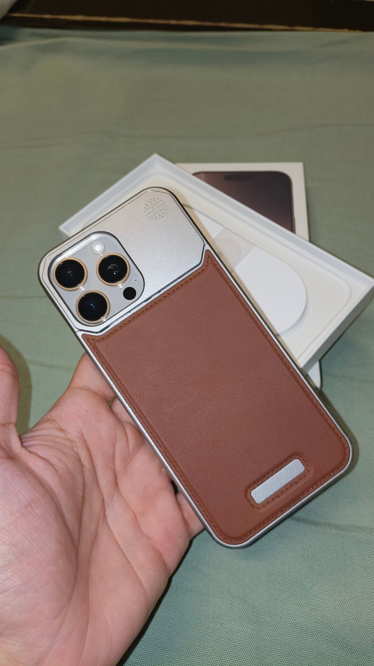 Iphone 16 pro max jv