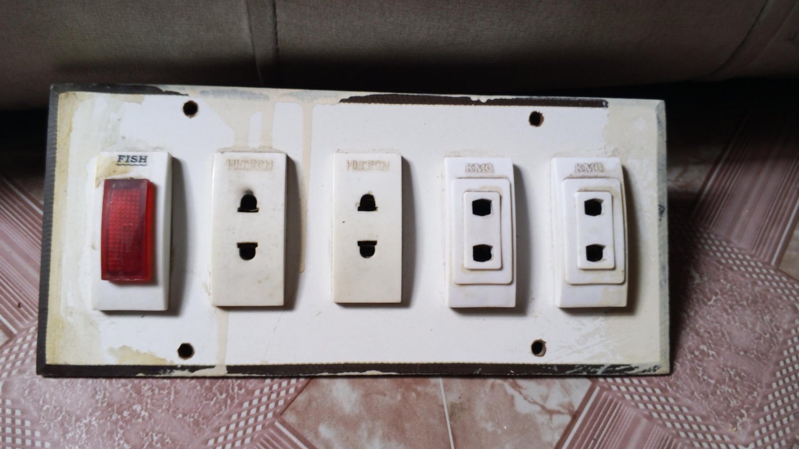 Switch socket with connection serious board 1) more