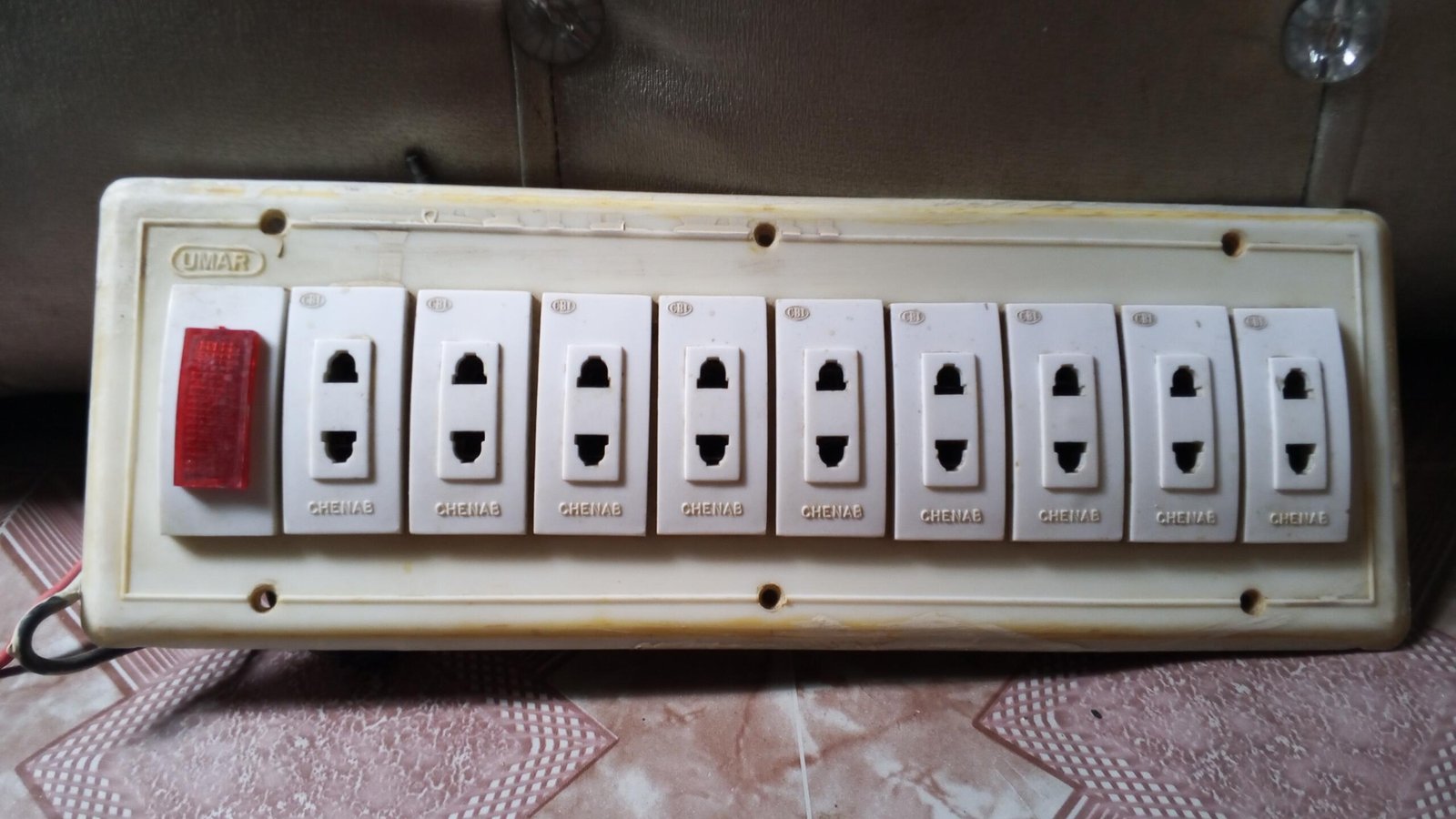 Switch socket with connection serious board 1) more