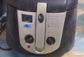 Deep fryer with hot lunch box