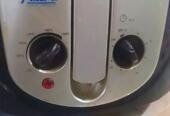 Deep fryer with hot lunch box