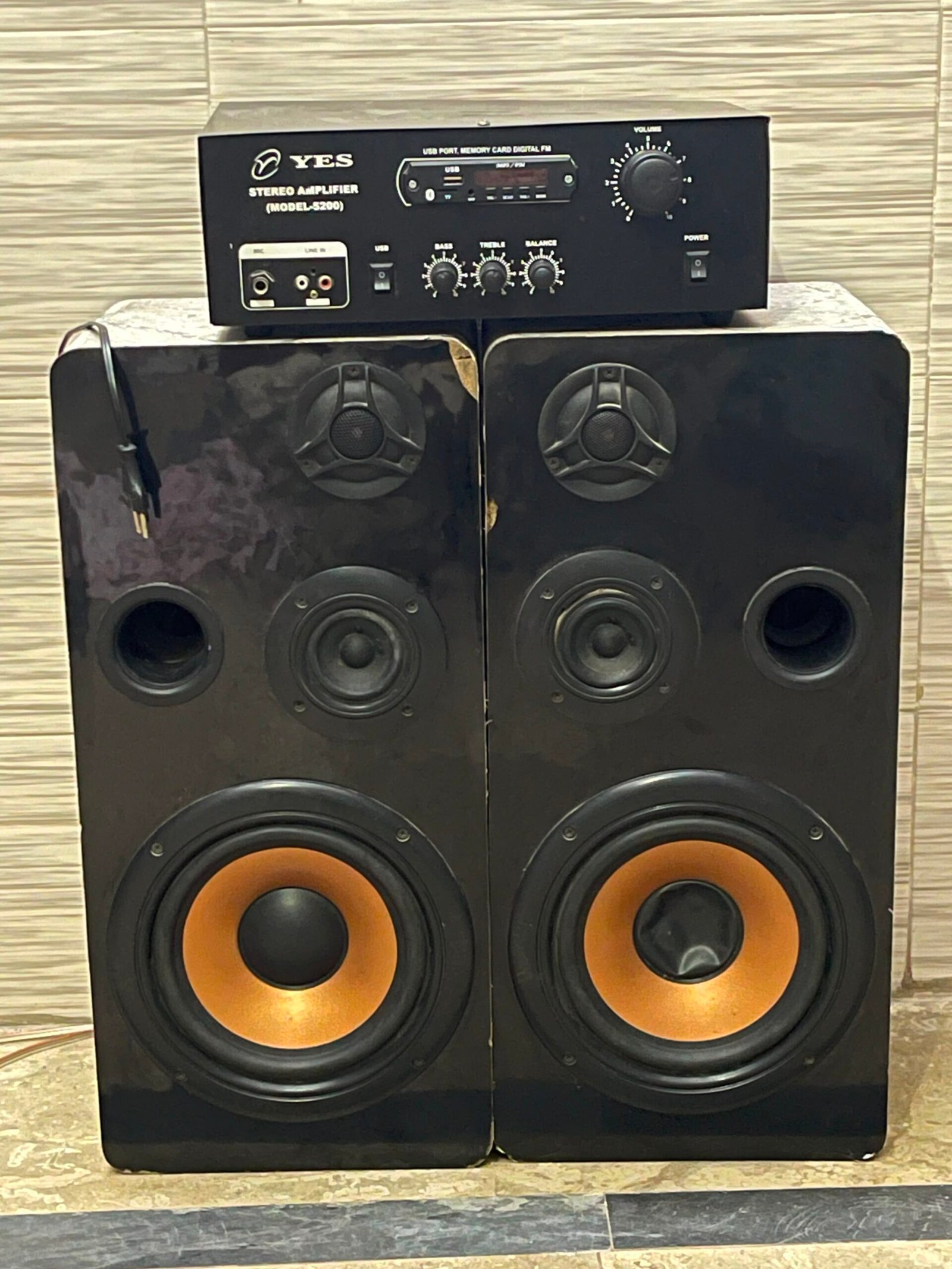 8 inch hard bass 3 way speaker with Amplifier