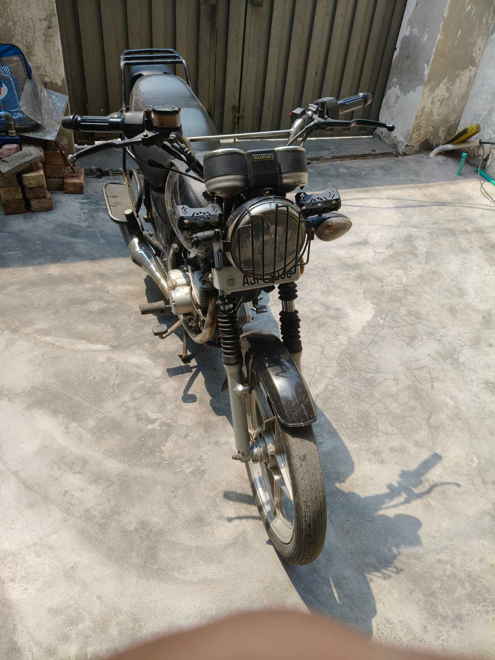 Suzuki GS 150 Aly rim with disck break