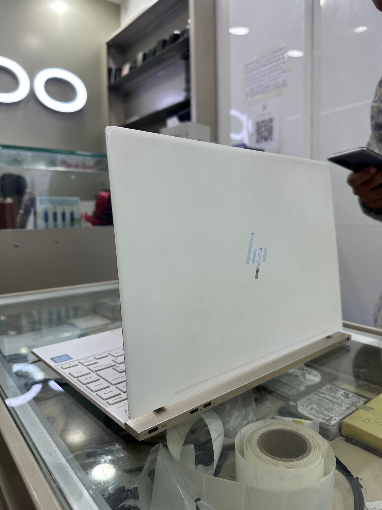 Hp SPECTRE i7-8th gen