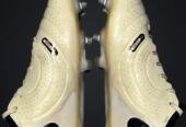 Nike teimpo football studs
