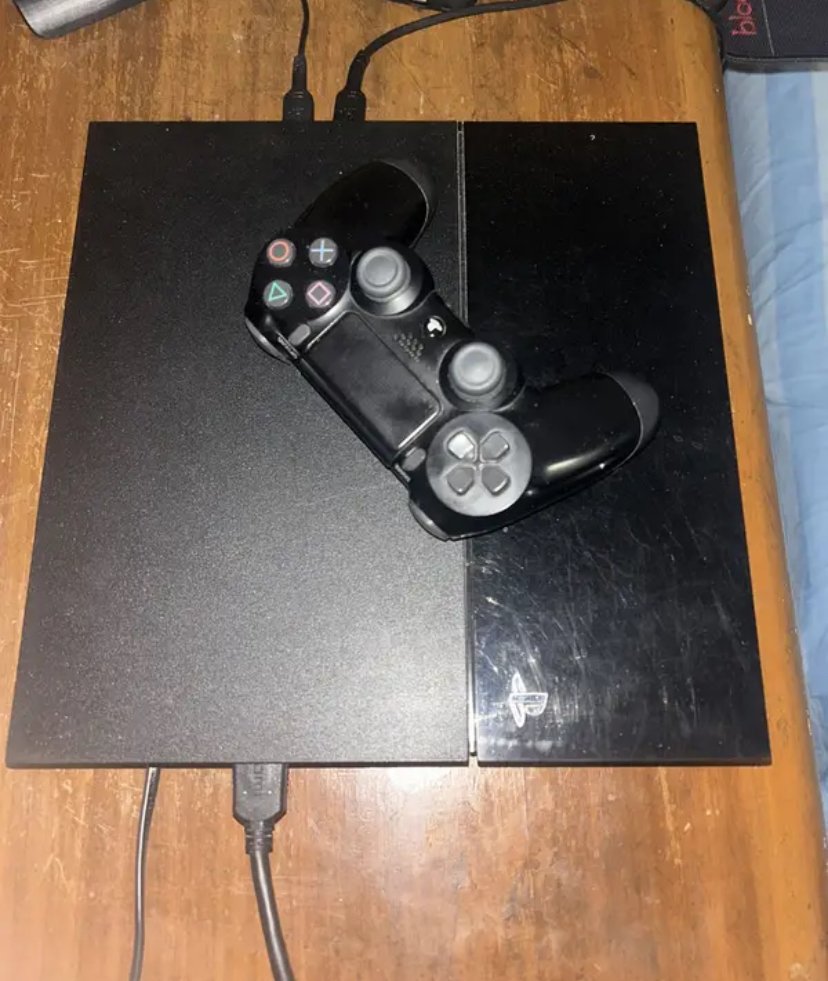 Contact only whatsapp 03153112310 ps4 fat 500gb