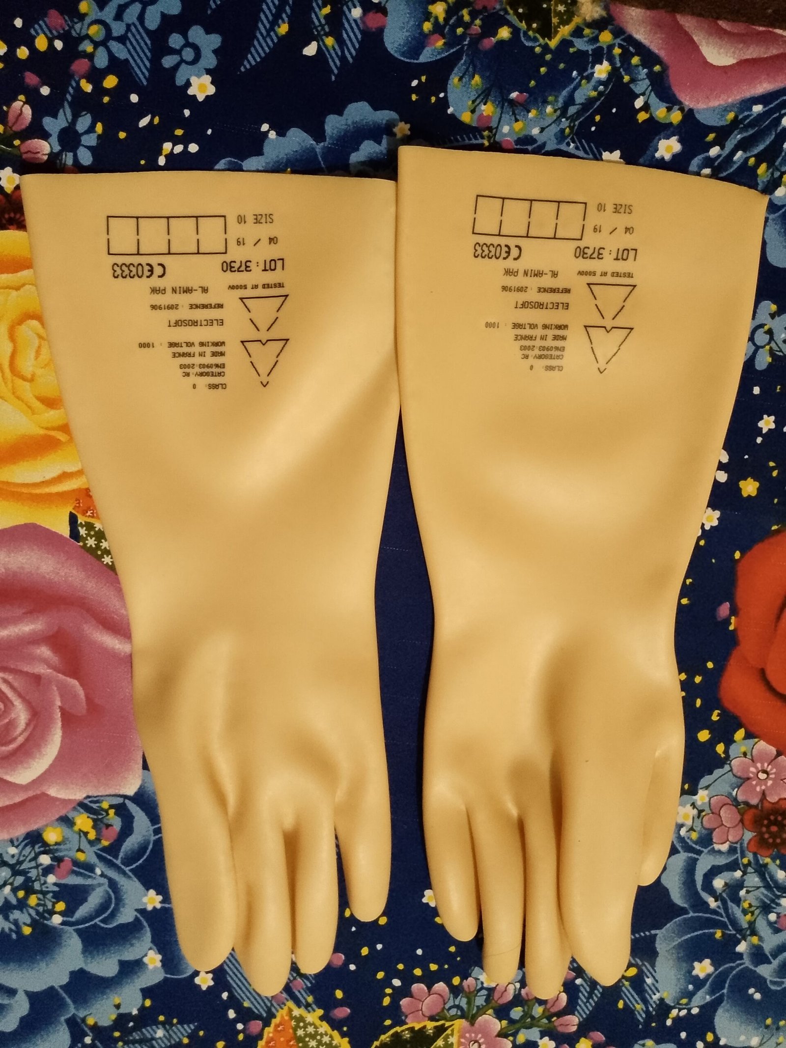 Electrosoft rubber insulating gloves class 0