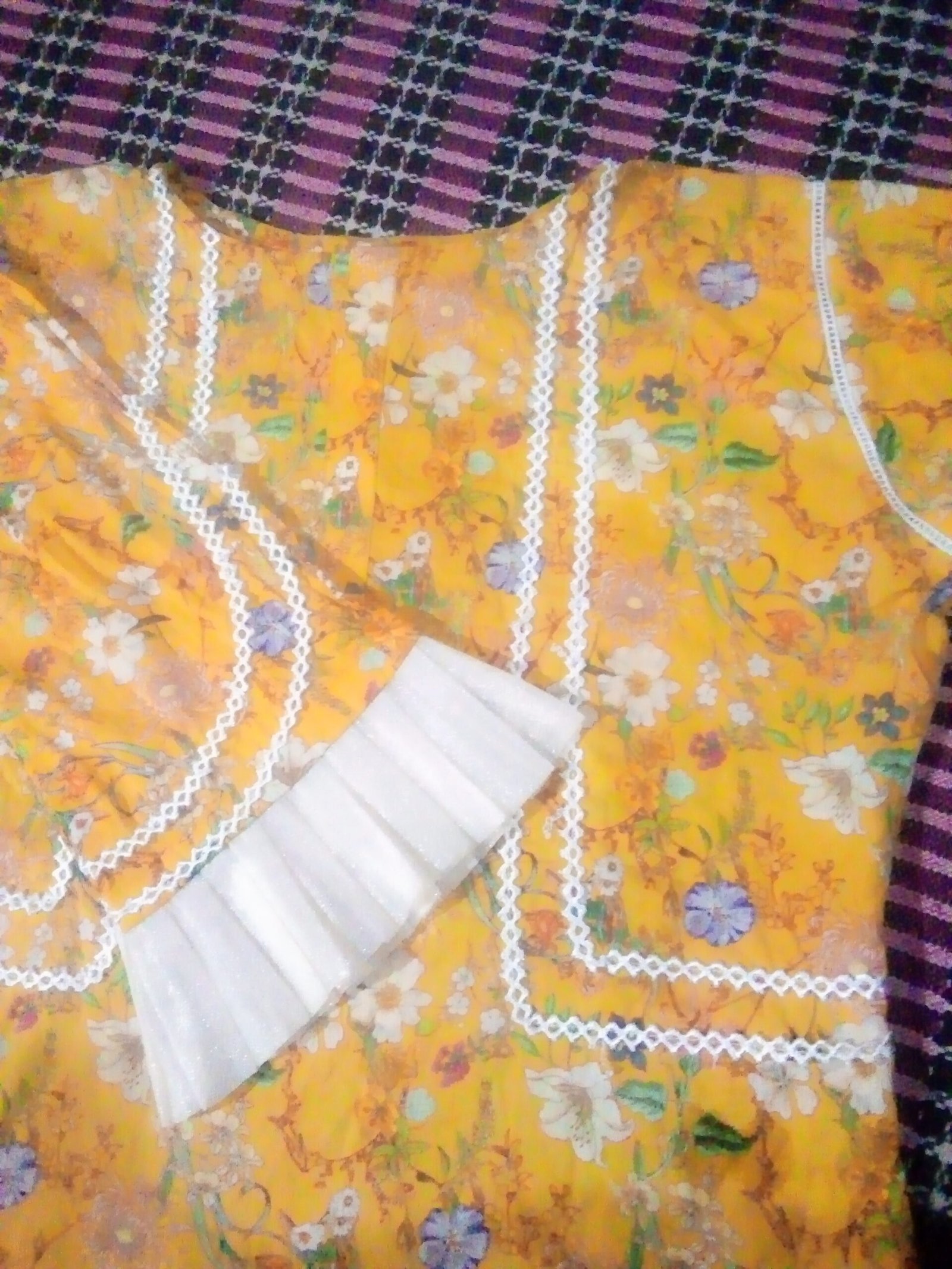 ( OFFER ) 2 suits stitch karwane par 1 suit ki silai FREE