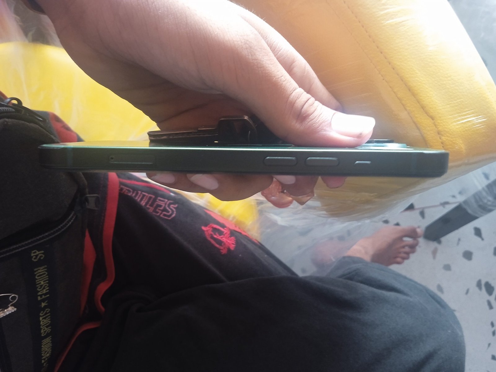 I phone 13 water pack ,85 bettery health 512 GB all ok cash