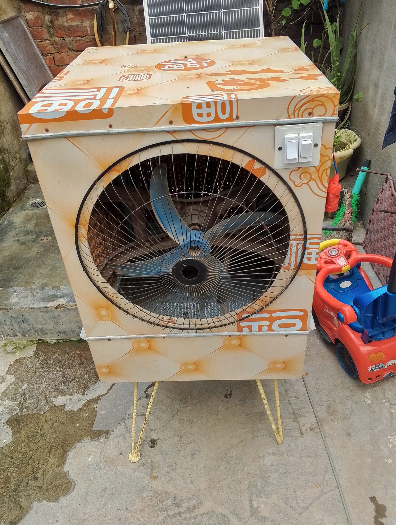 12 volt DC Cooler for sale.