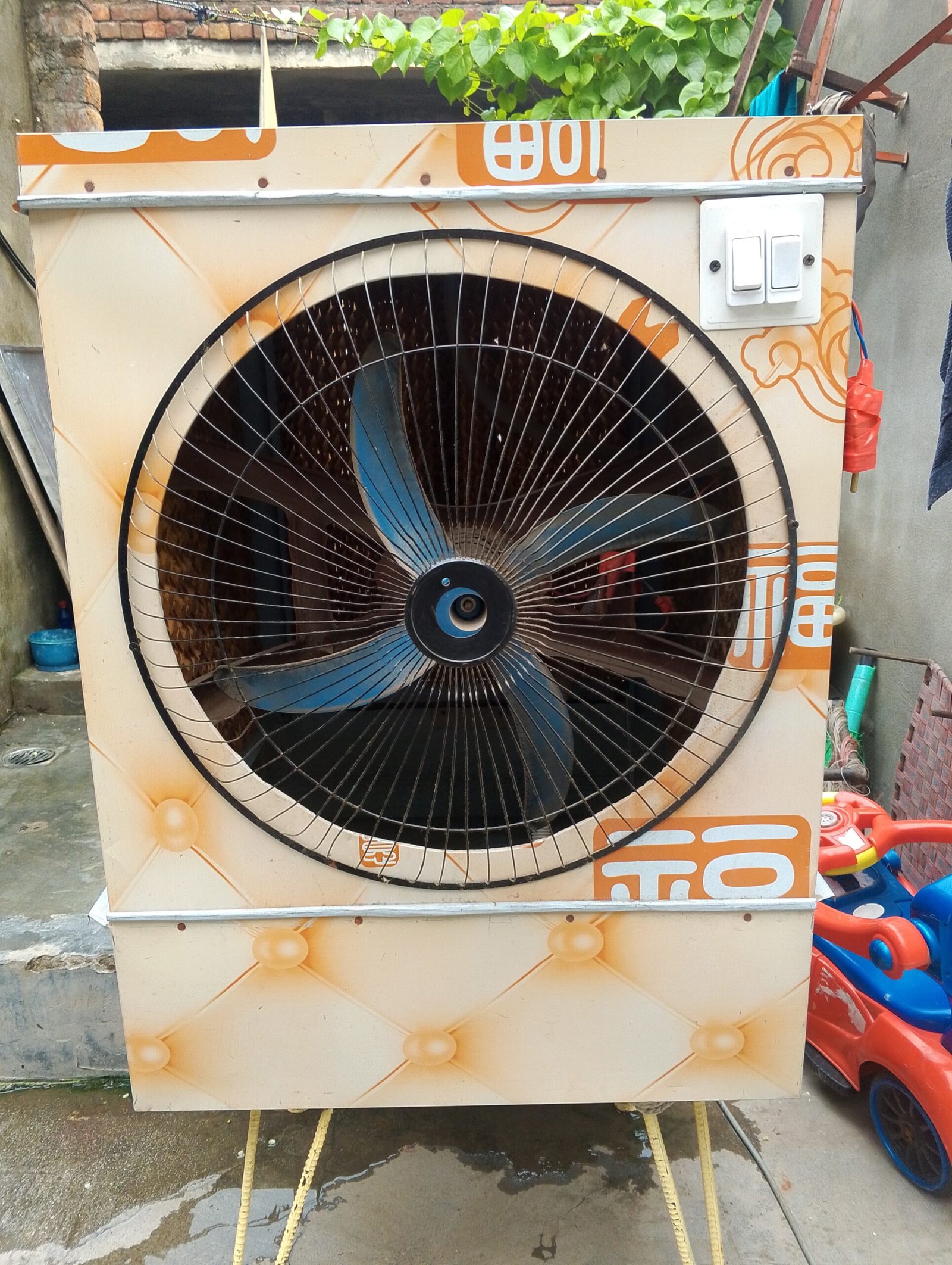 12 volt DC Cooler for sale.