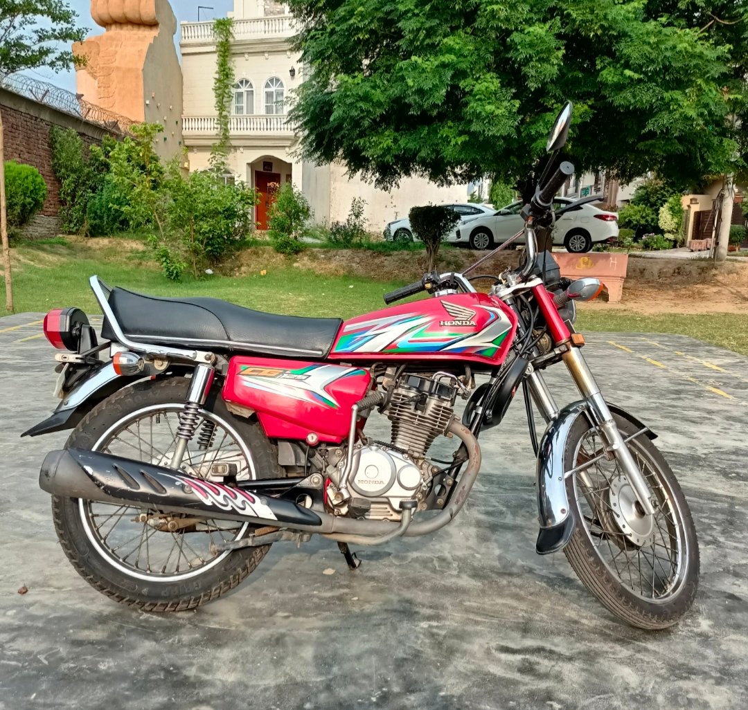 Honda CG 125 2022 Model in excellent condition.