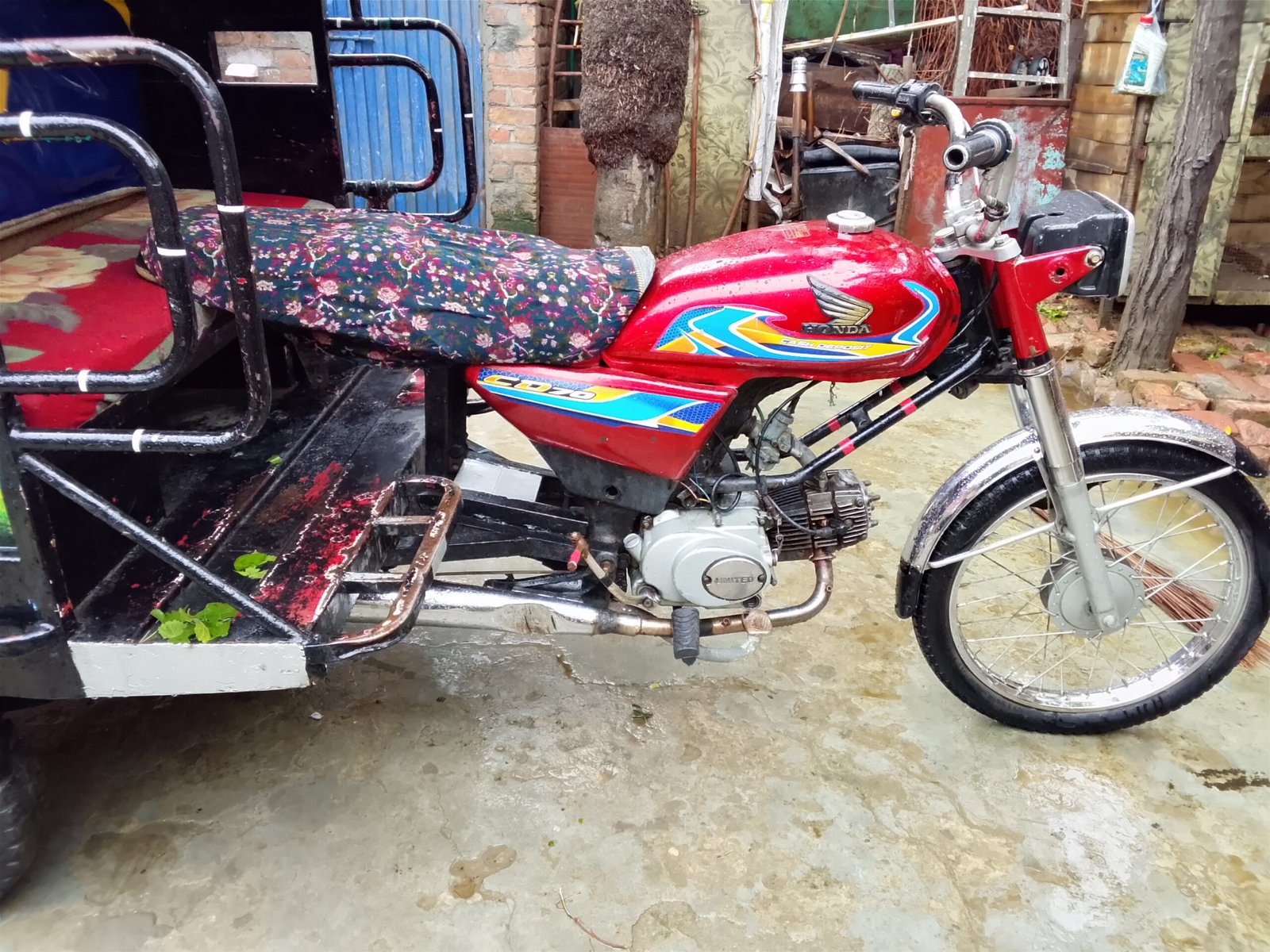Chingchi rickshaw urgent sele