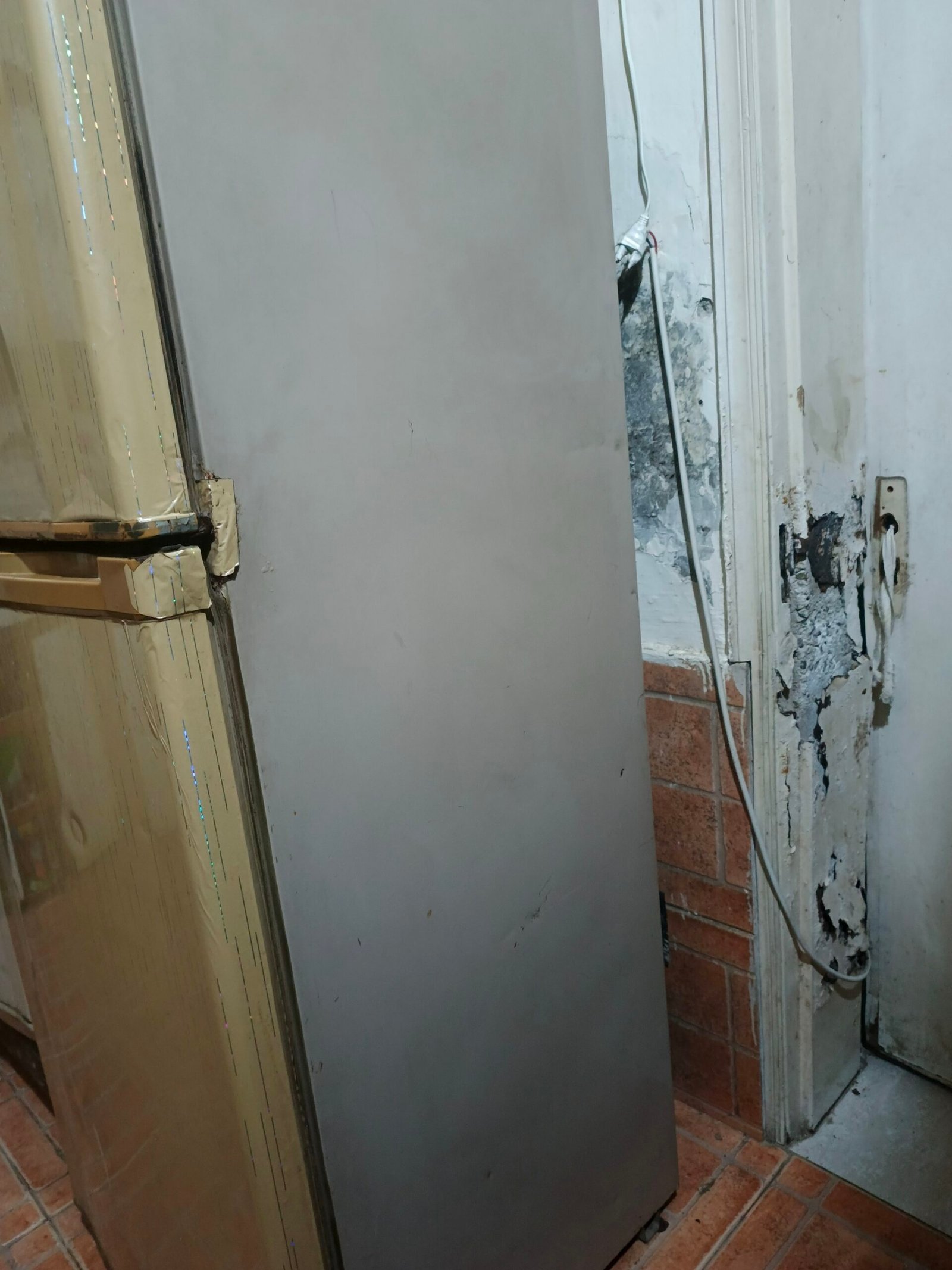 Big deap freezer of medium size fridge