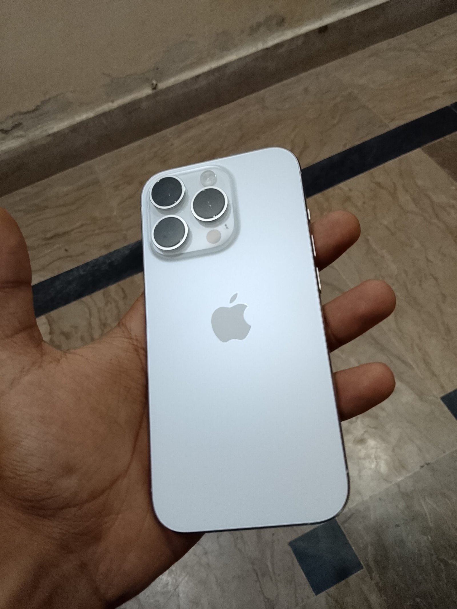 iphone 16 pro