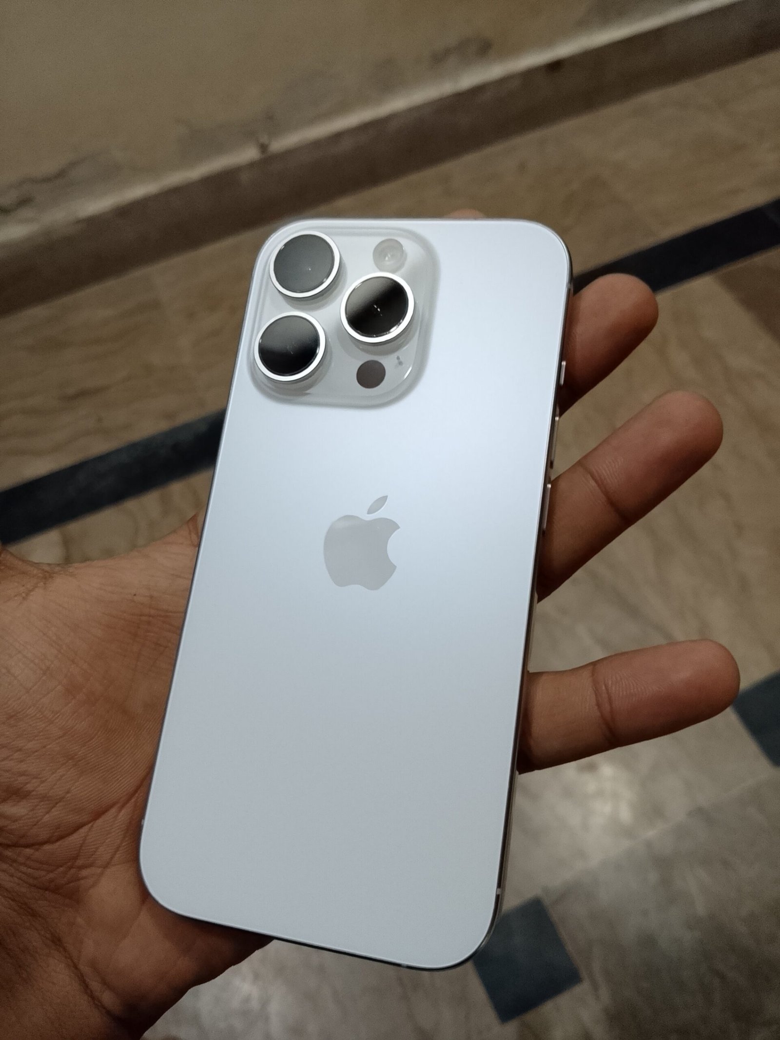 iphone 16 pro
