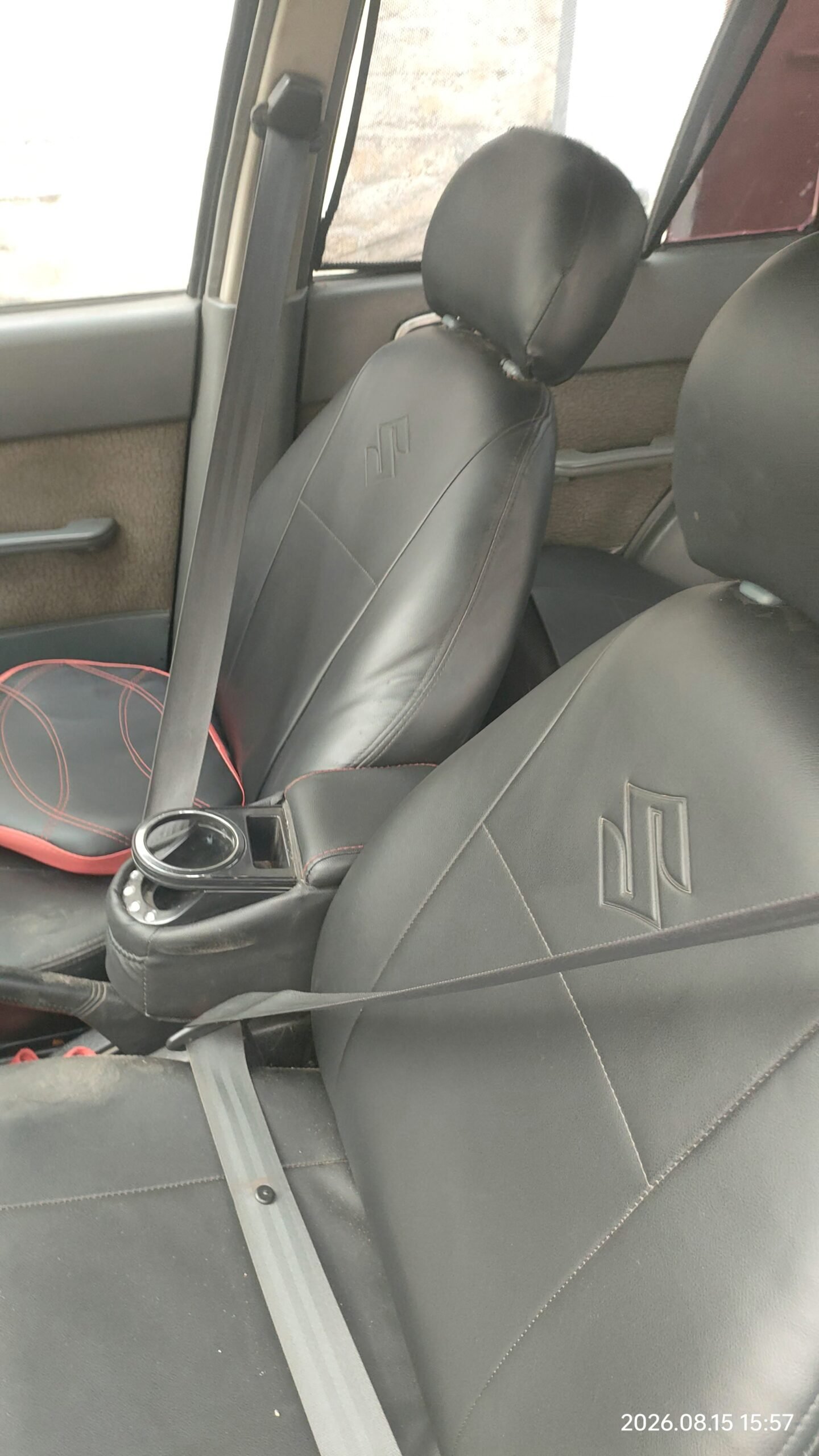 I m selling my home use Suzuki cultus 2013 model car.