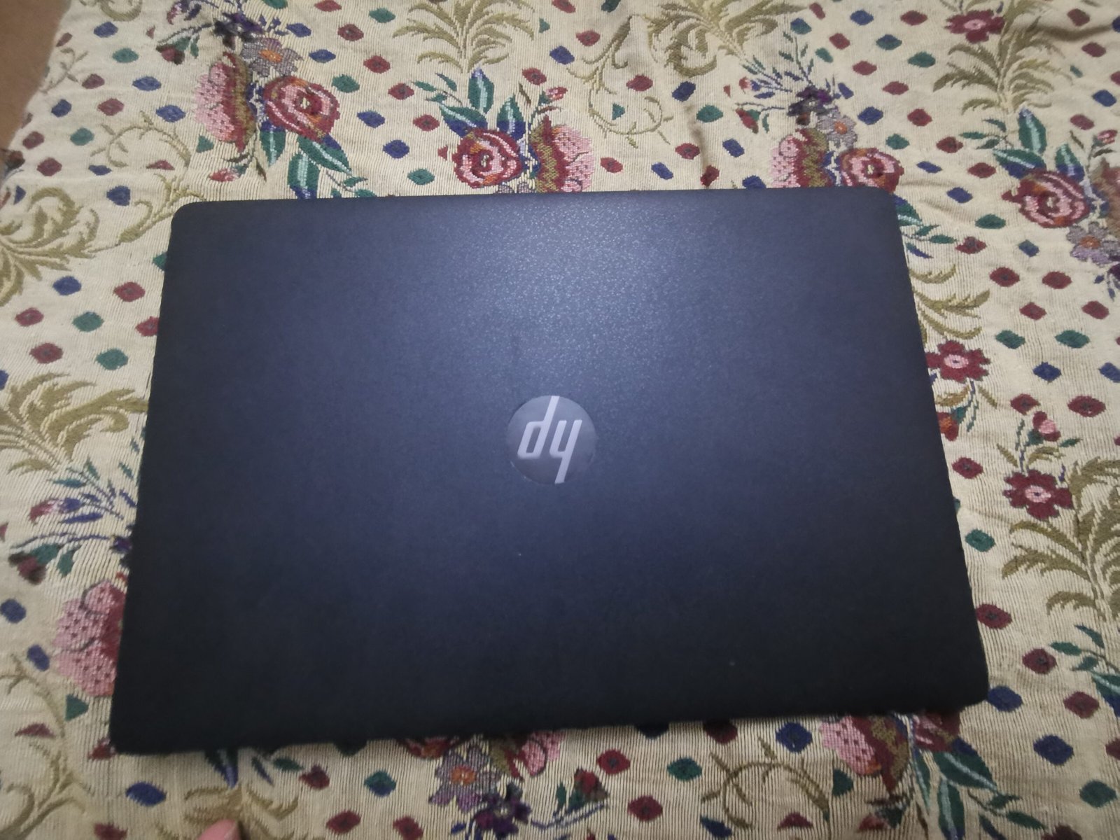 Hp gaming laptop with mobile