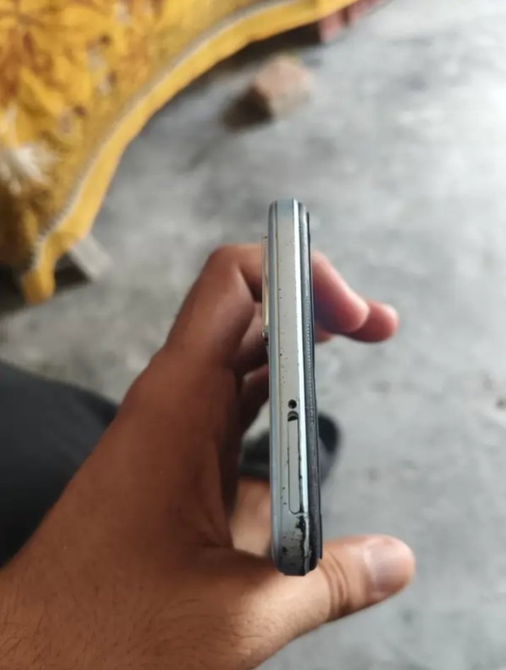 Vivo y21