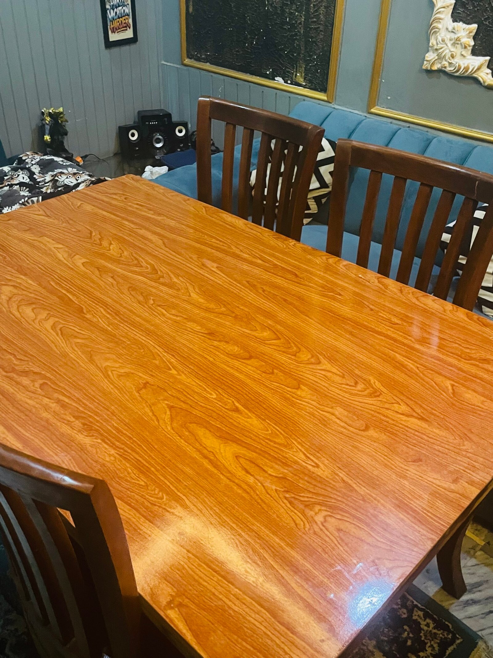 NEW WOODEN DINING TABLE WITH 6 CHAIRS
