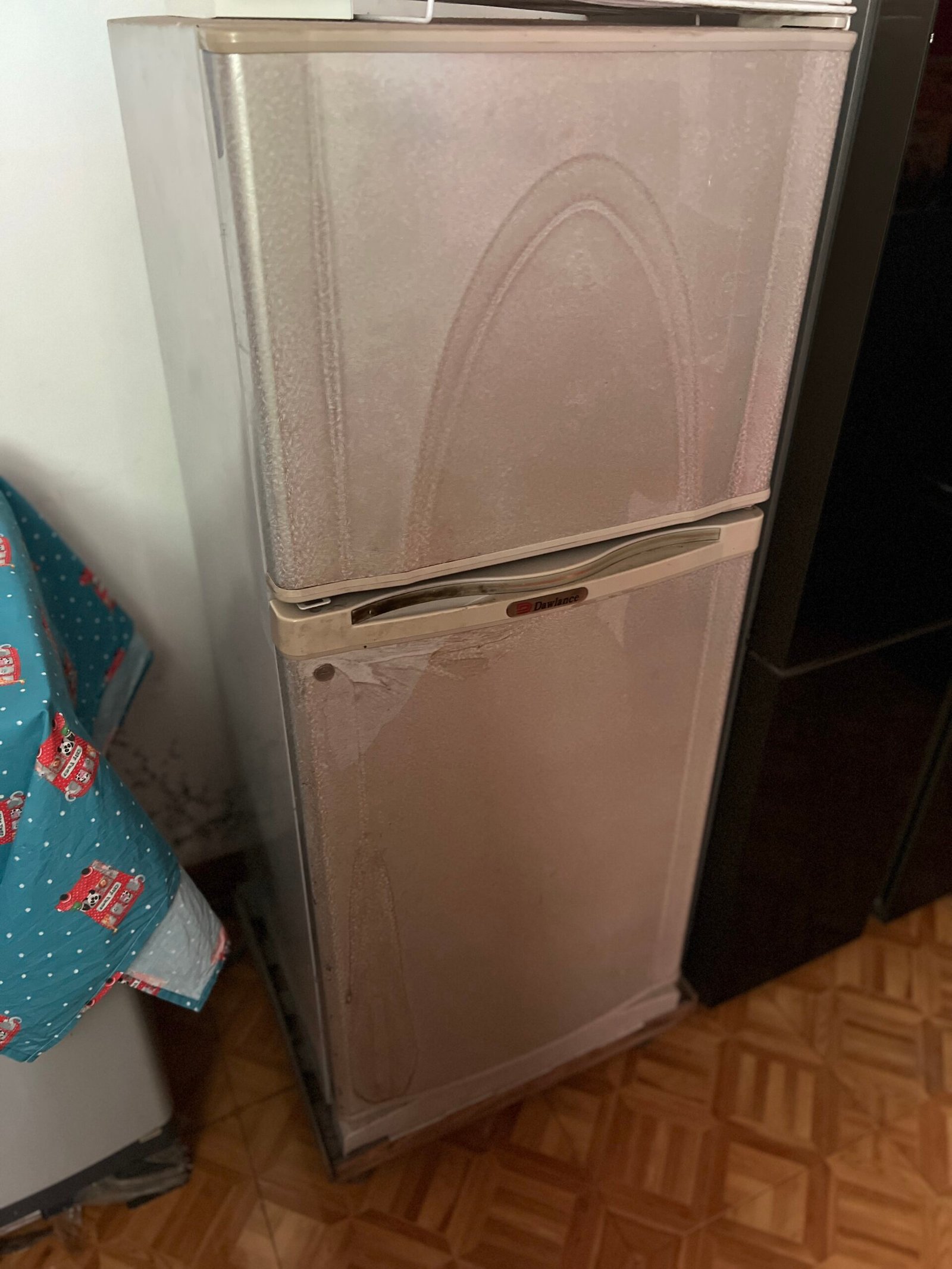 Dawlence Medium Size Refrigerator