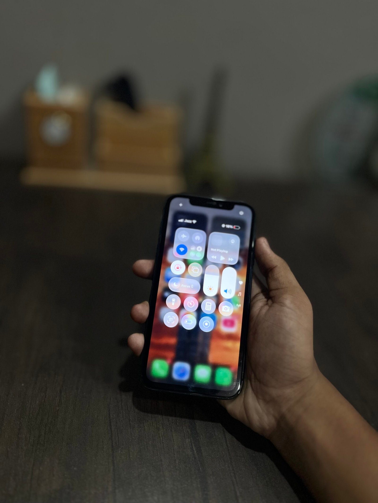 Iphone 11 64gb factory unlock sim glitched