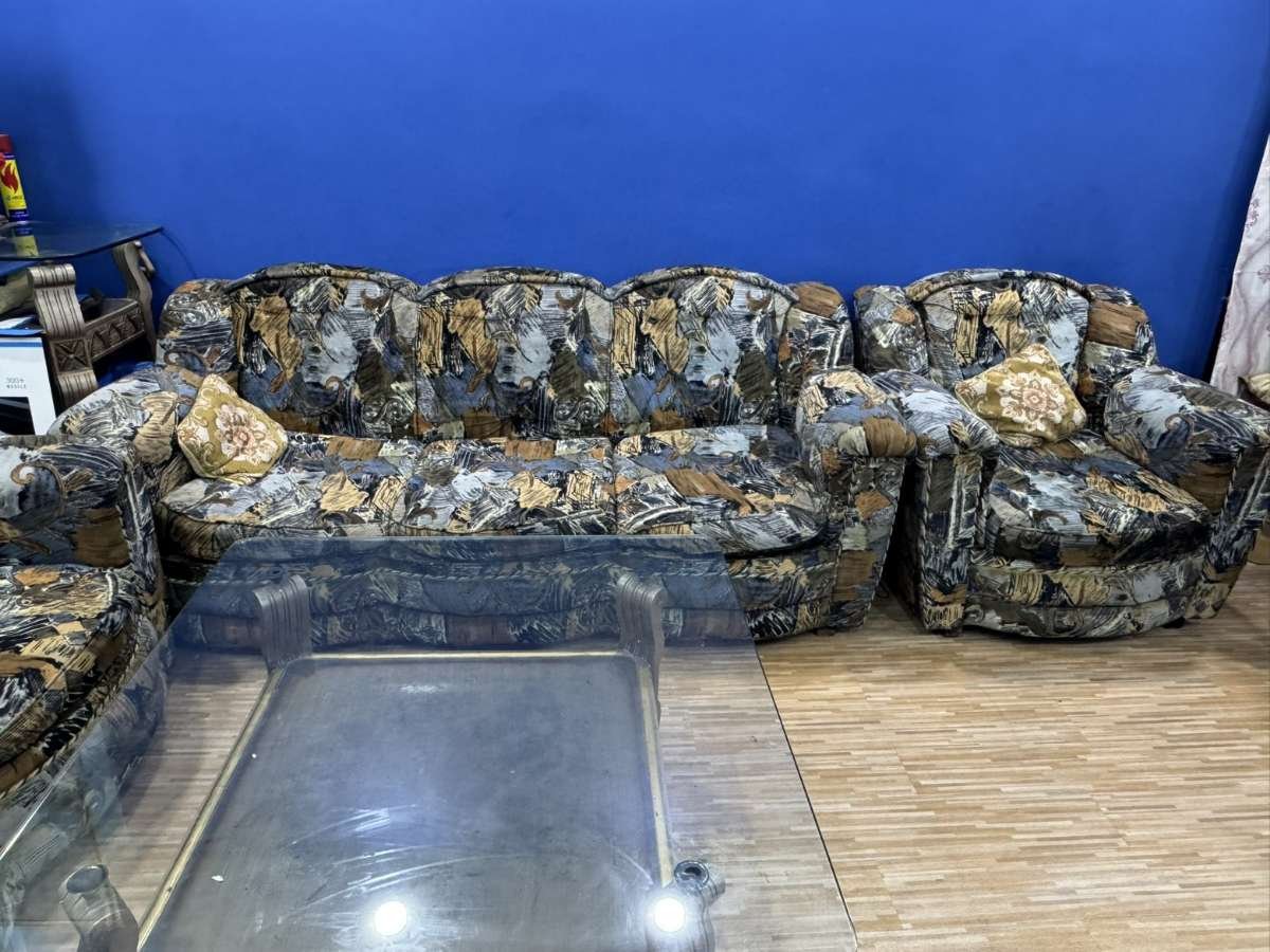 Sofa set and dressing table
