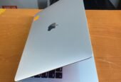 Apple MACBOOK PRO 2017