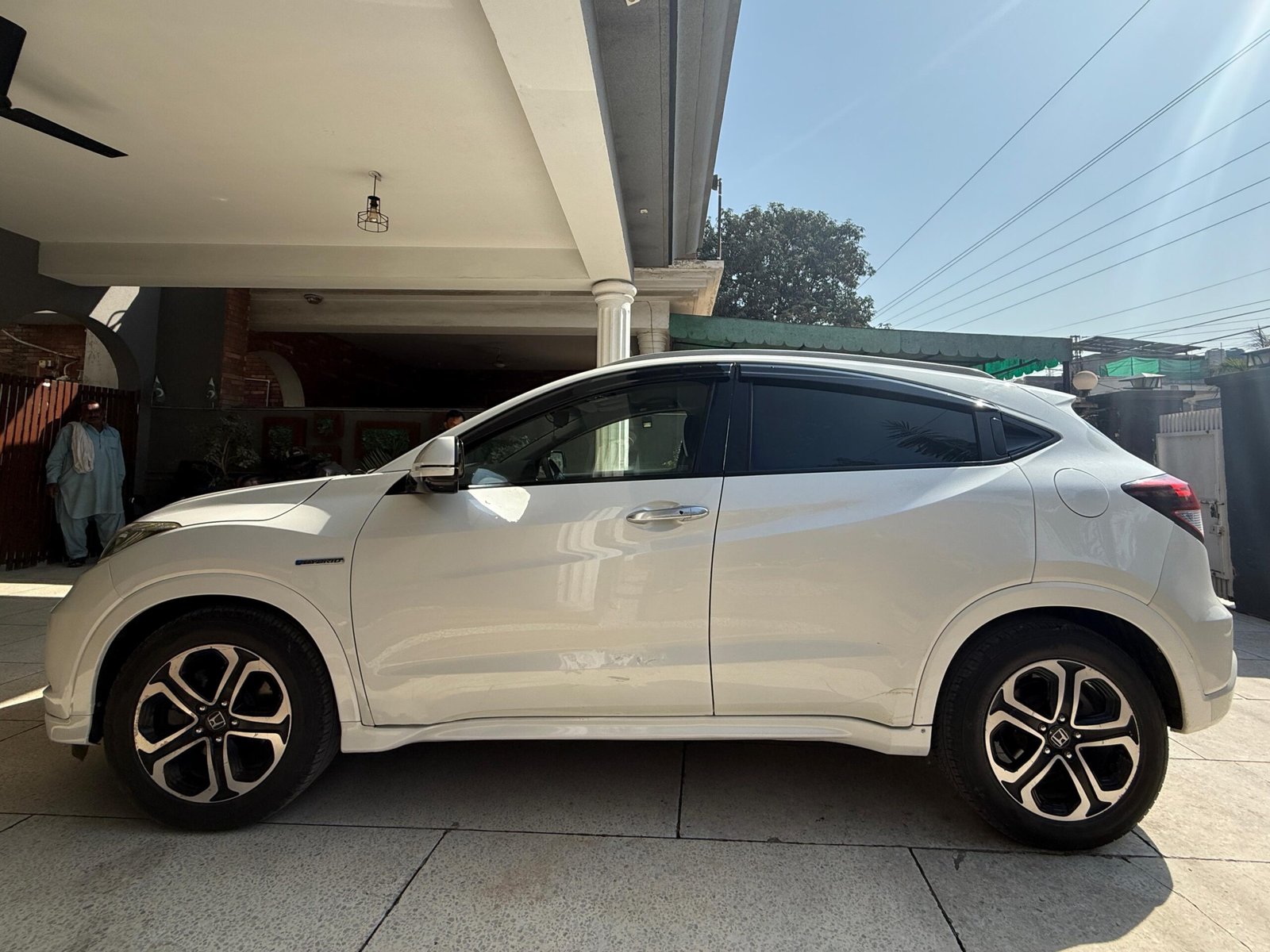 Honda Vezel Hybrid .