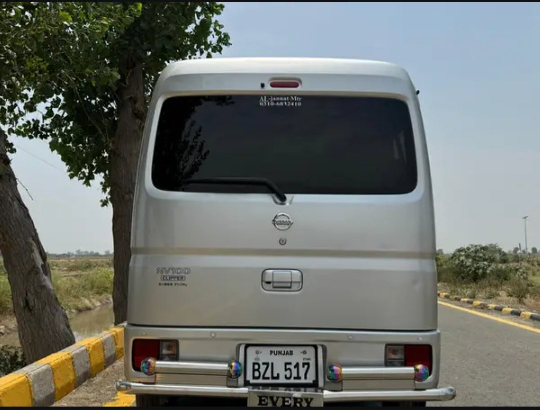 Nissan clipper