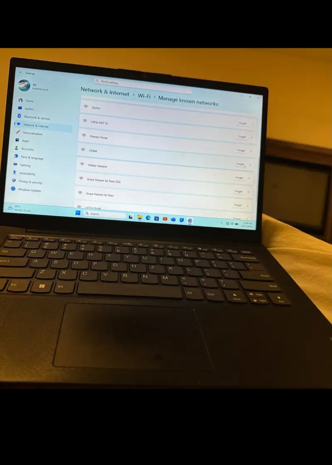 Laptop corei5 12th gen