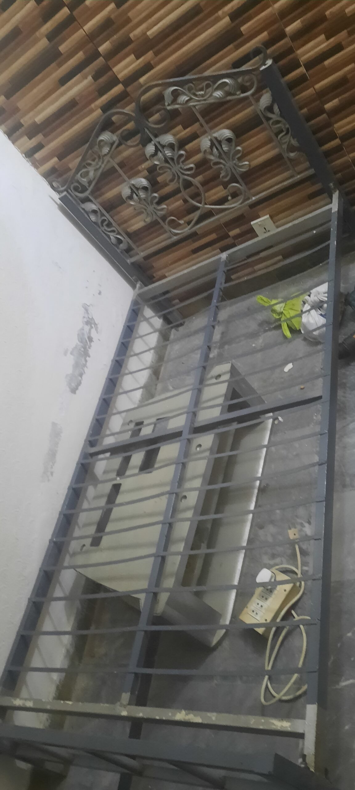 Iron singe bed for sale