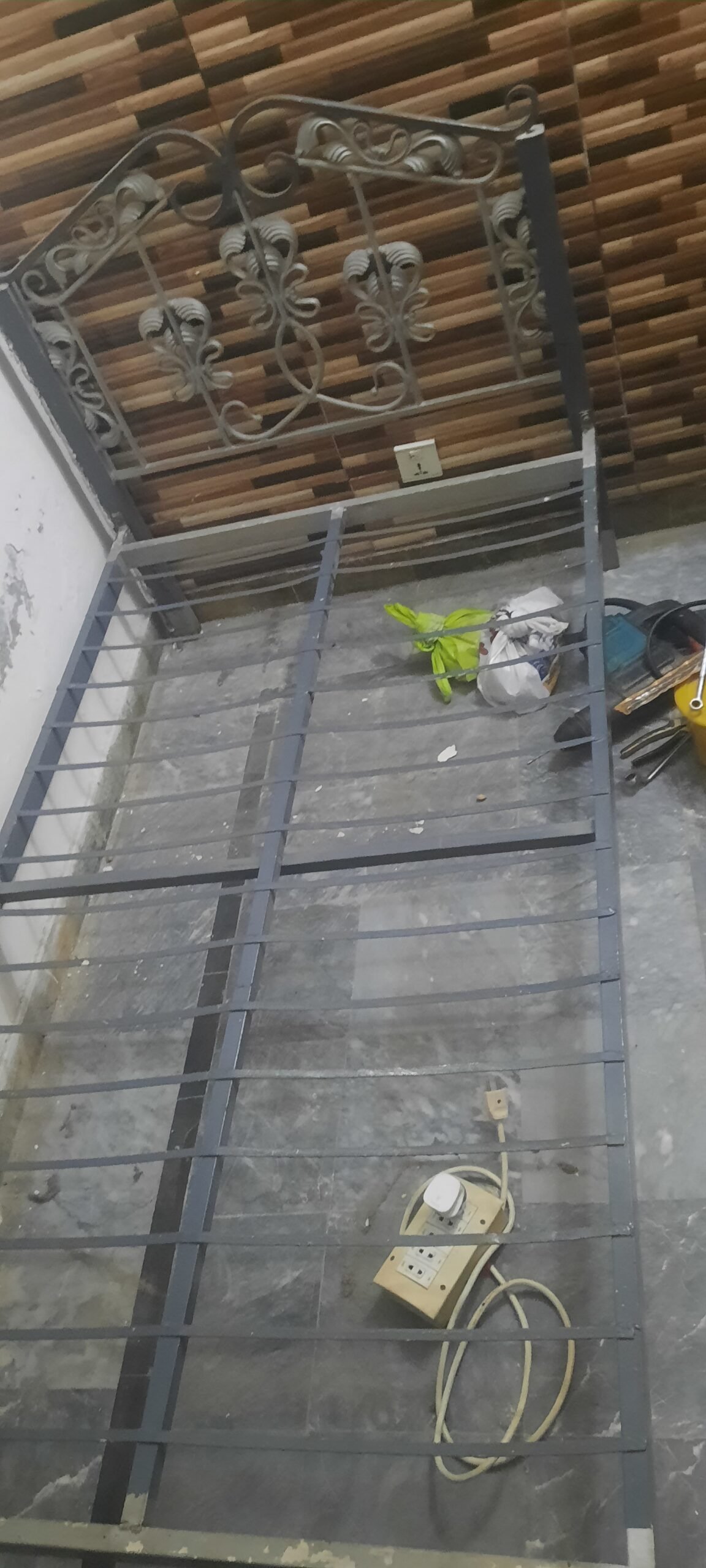 Iron singe bed for sale