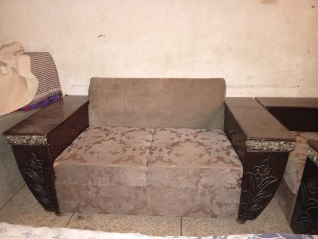 Sofa set in used best condition with curtain.
