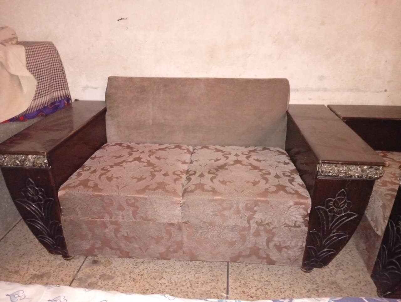 Sofa set in used best condition with curtain.