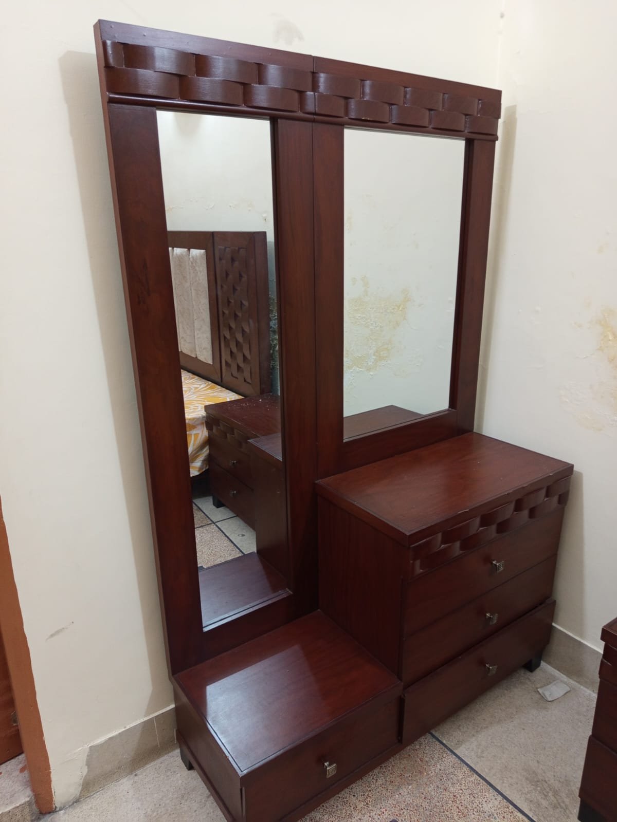 Use bed set available good condition