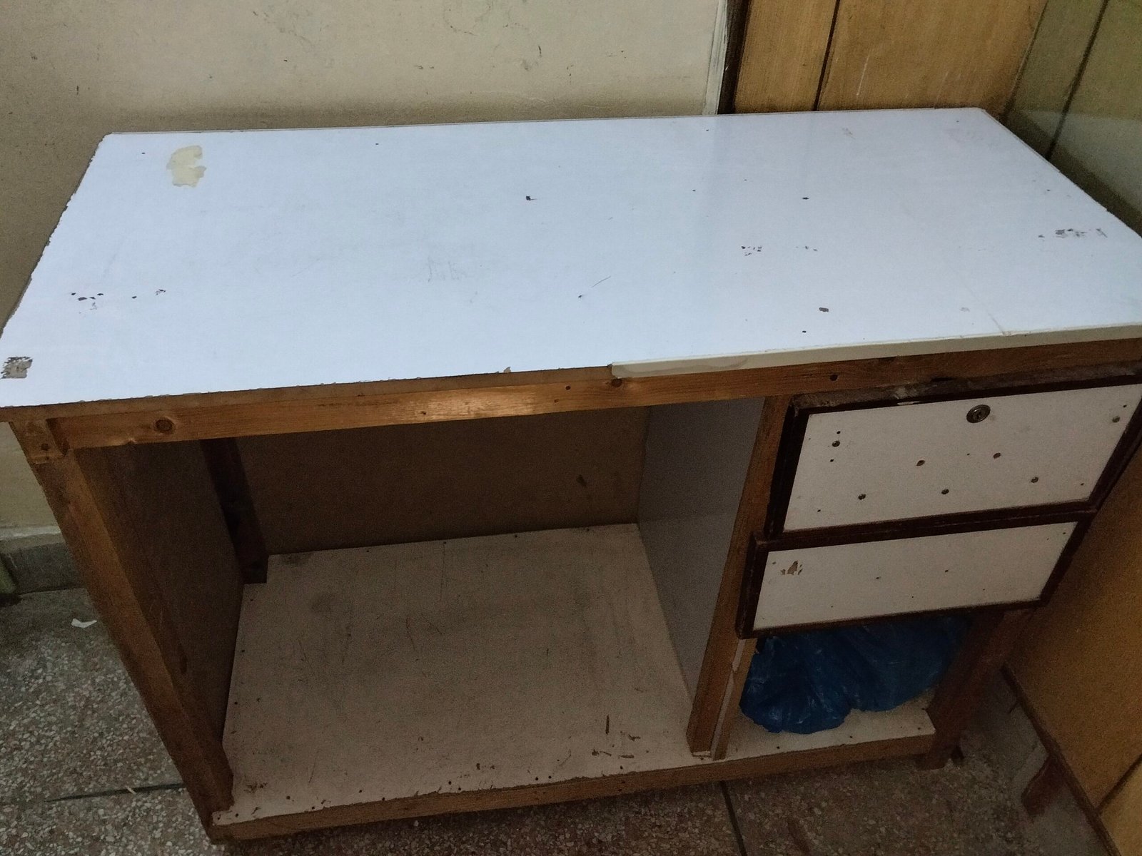 Counter table