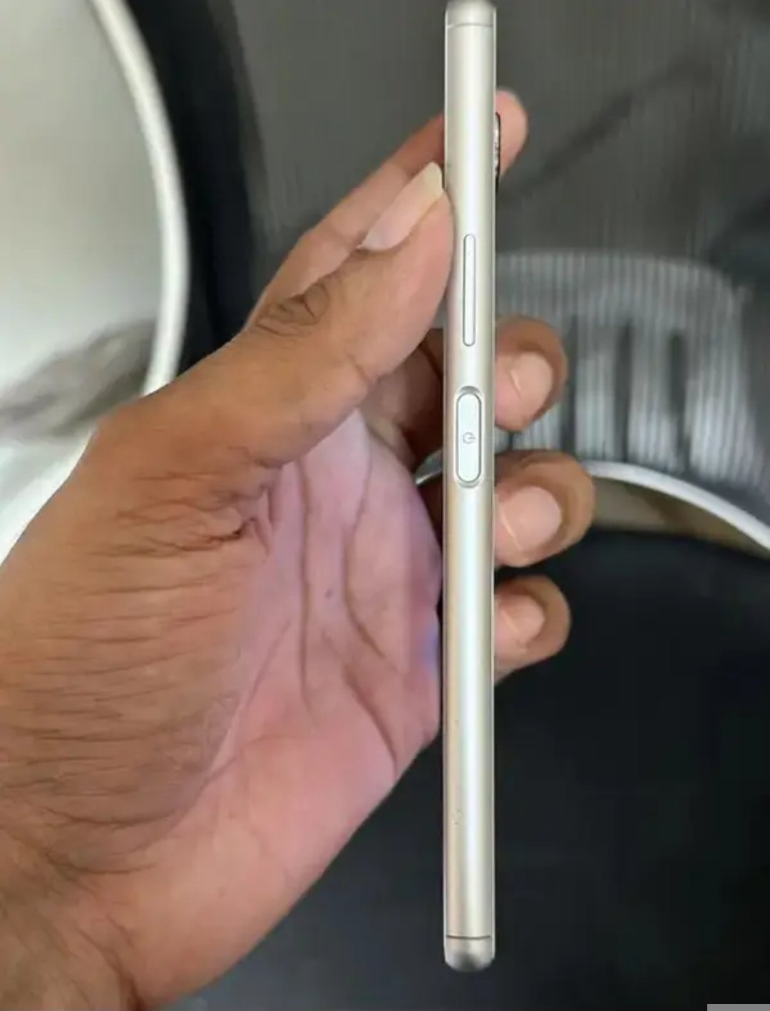Sony Xperia 8