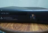 Xbox 360 slim 320 gb jailbreak 2 wired controllers