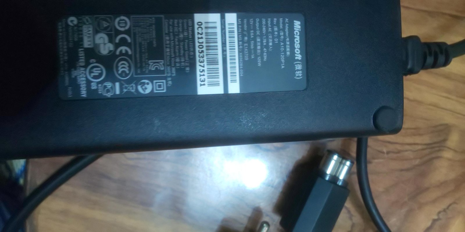 Xbox 360 slim 320 gb jailbreak 2 wired controllers