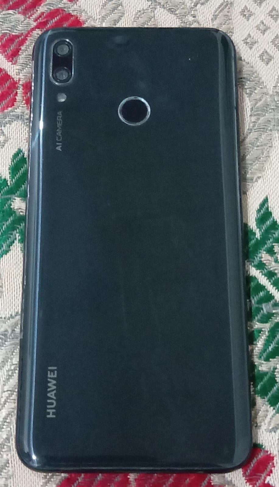 HUAWEI Y9