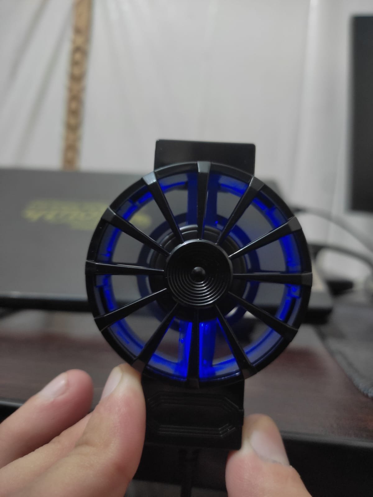X16 Mobile Phone Cooler / Cooling Fan for Gaming