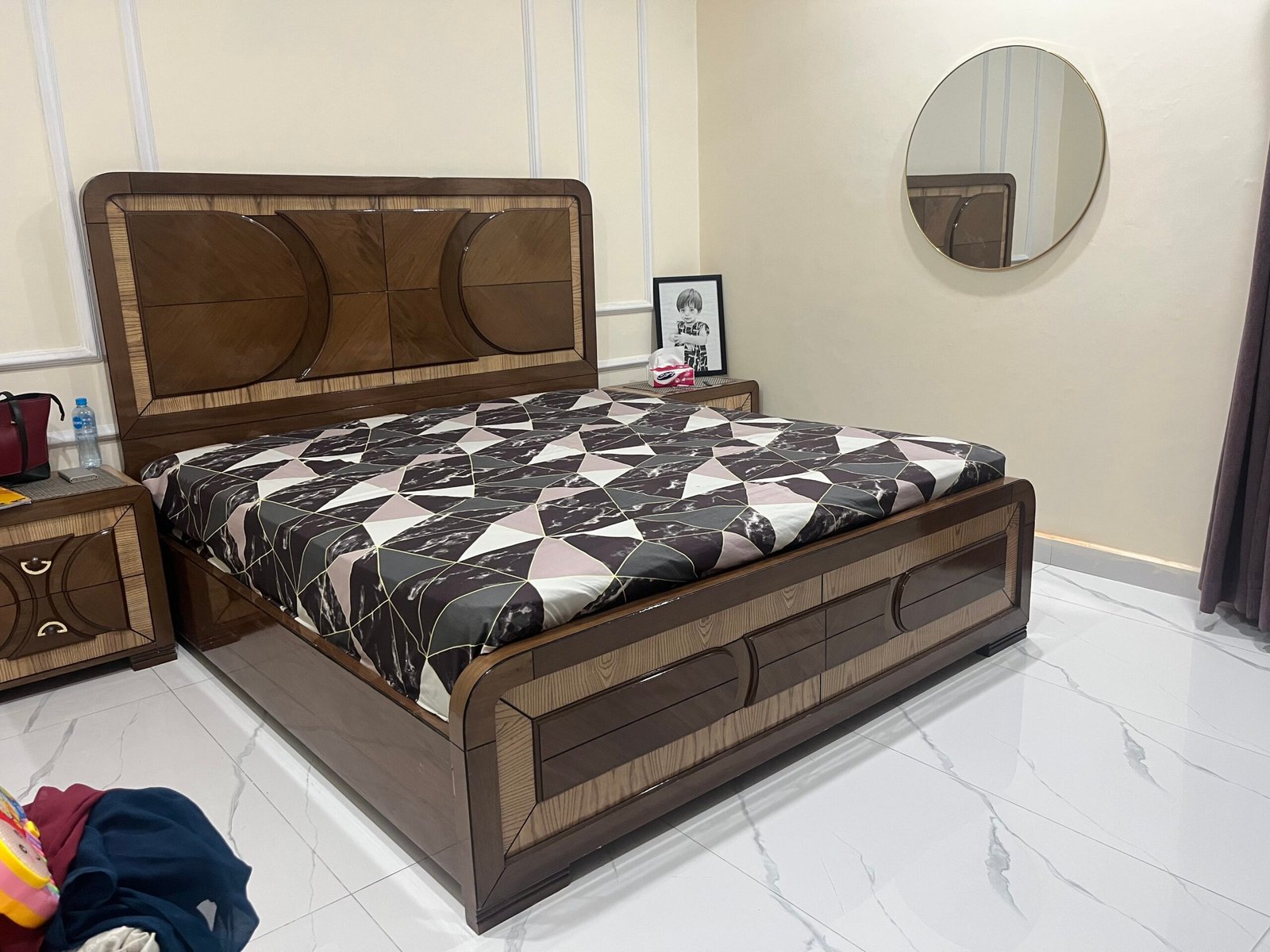 King size bed with side tables
